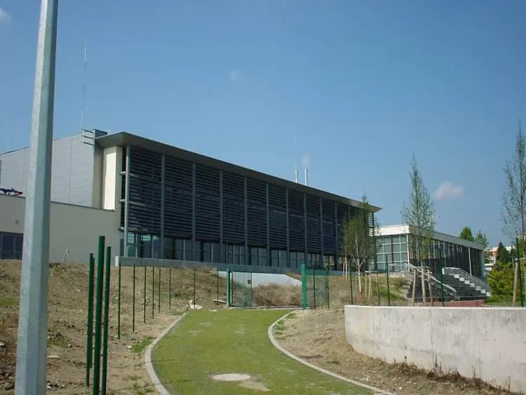 Schwimm + Sporthalle
