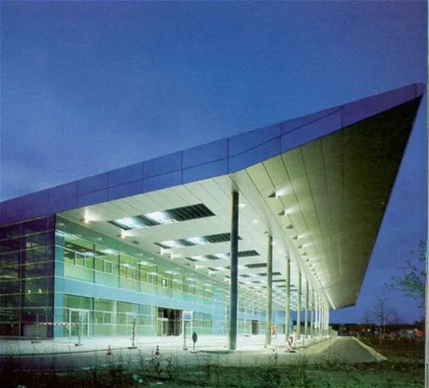 Airport Münster/Osnabrück II Greven Fassade Feldhaus – Beitragsbild