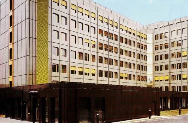 AVI Rentenversicherung I Luxemburg Fassade Feldhaus – Beitragsbild