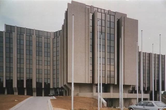 Europäischer Rechnungshof Luxemburg Fassade Feldhaus – Beitragsbild
