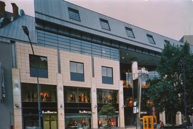Modehaus Leffers Berlin Neukoelln Fassade Feldhaus – Beitragsbild