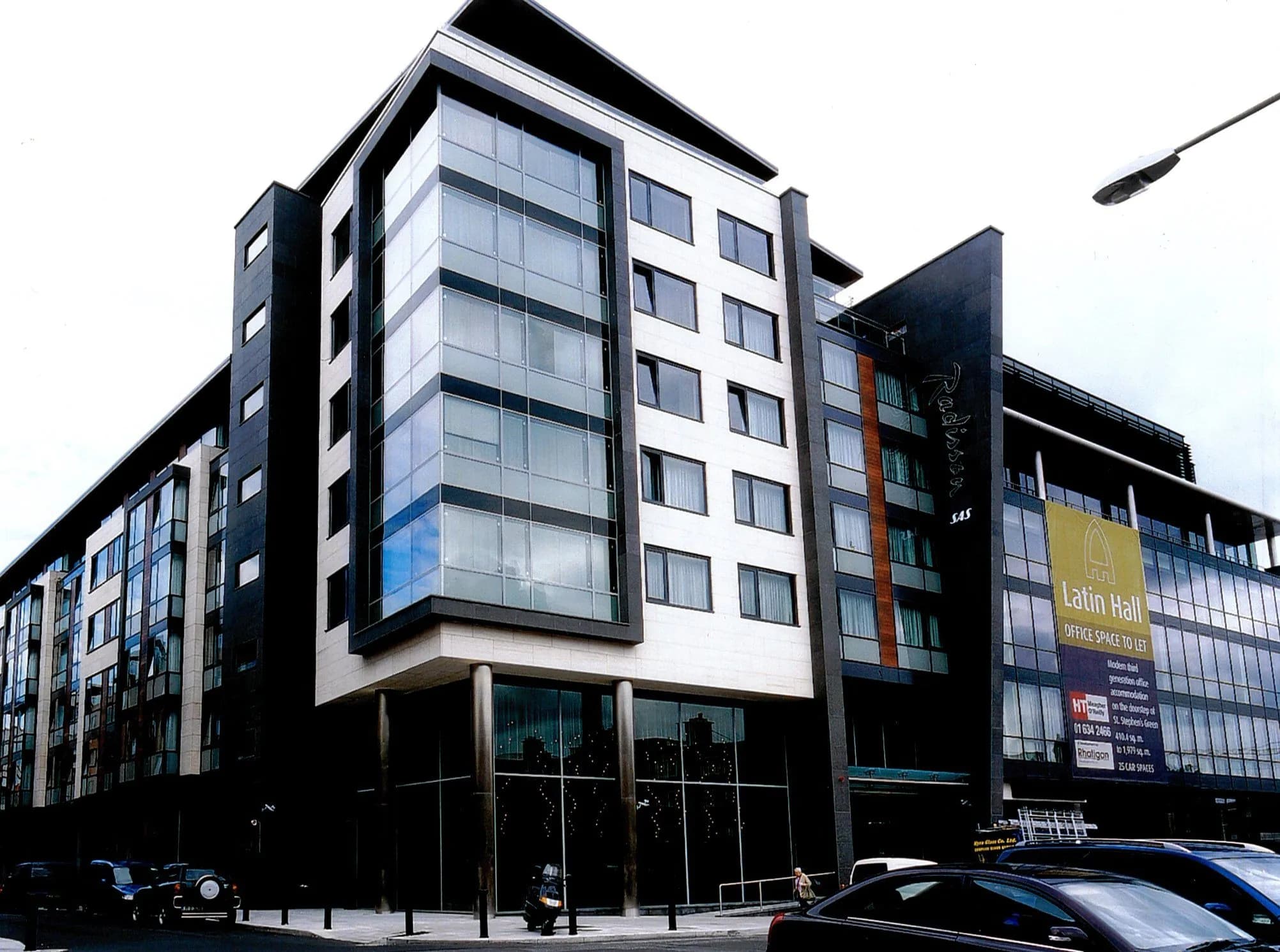 Radisson Blu Royal Hotel Dublin Fassade Feldhaus – Beitragsbild