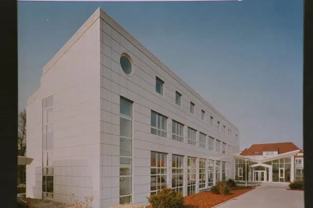 Rau Lebensmittelwerke GmbH + Co. KG Hilter Fassade Feldhaus – Beitragsbild